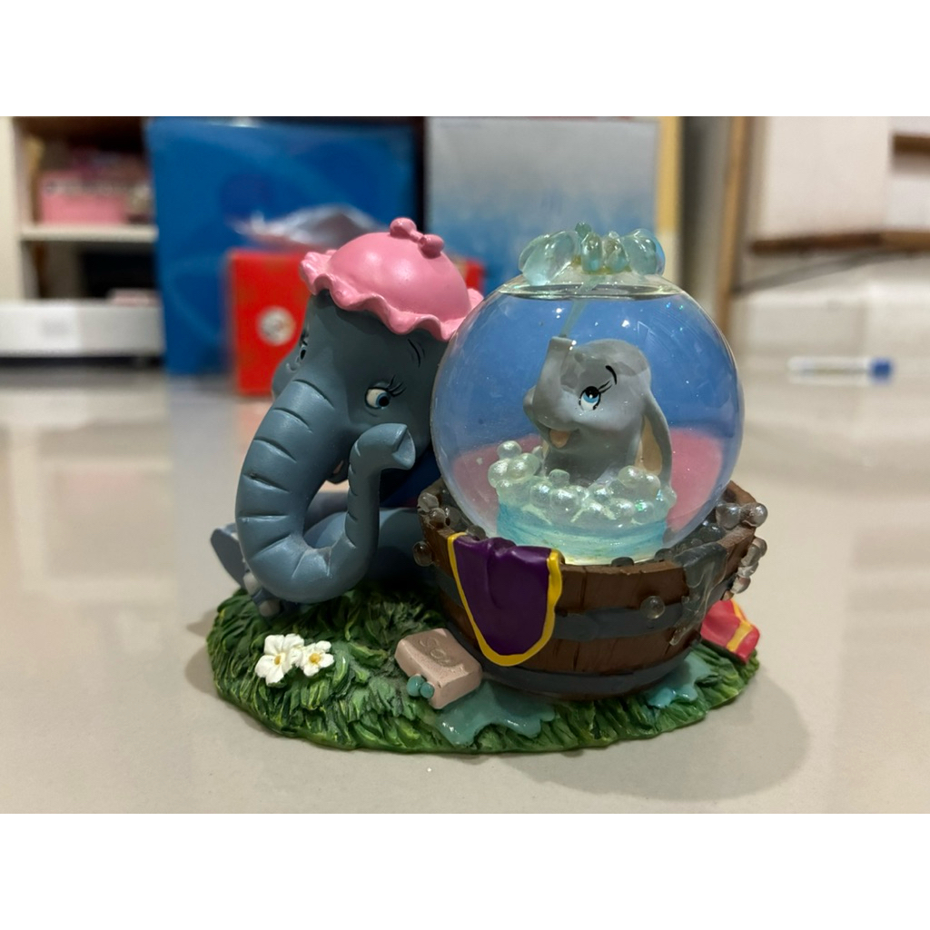 #Dumbo #Snowglobe #Disney RARE
