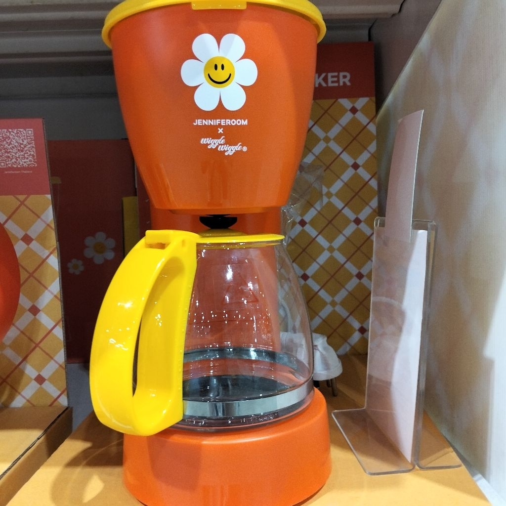 JENNIFEROOM x Wiggle Wiggle Drip Coffee Maker – เครื่องดริปกาแฟสุดคิวท์ ดีไซน์เกาหลี เปลี่ยนมุมกาแฟให้สดใสกว่าเดิม