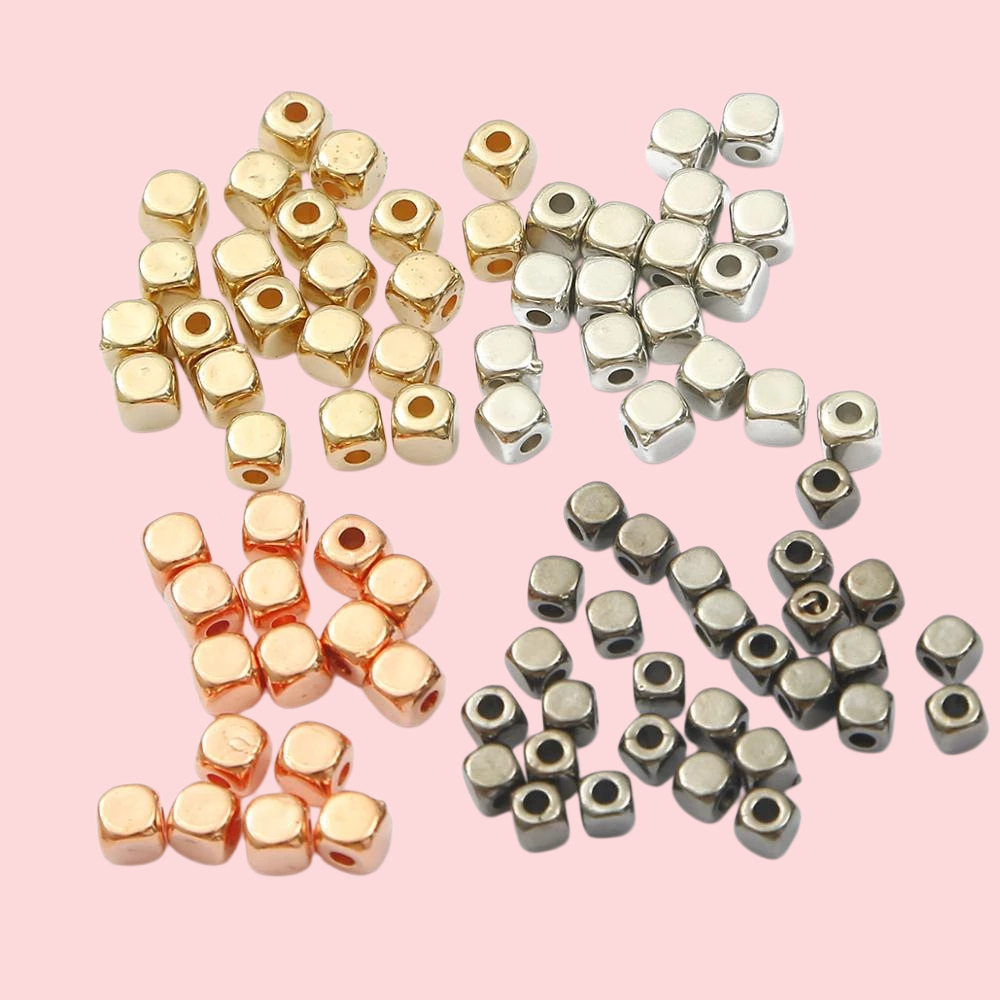 เม็ดอะครีลิคทรงเหลี่ยมขนาด 3mm และ 4mm แบบ CCB (สีพื้นทึบ) สำหรับทำสร้อยคอ สร้อยข้อมือ และเครื่องประดับ DIY