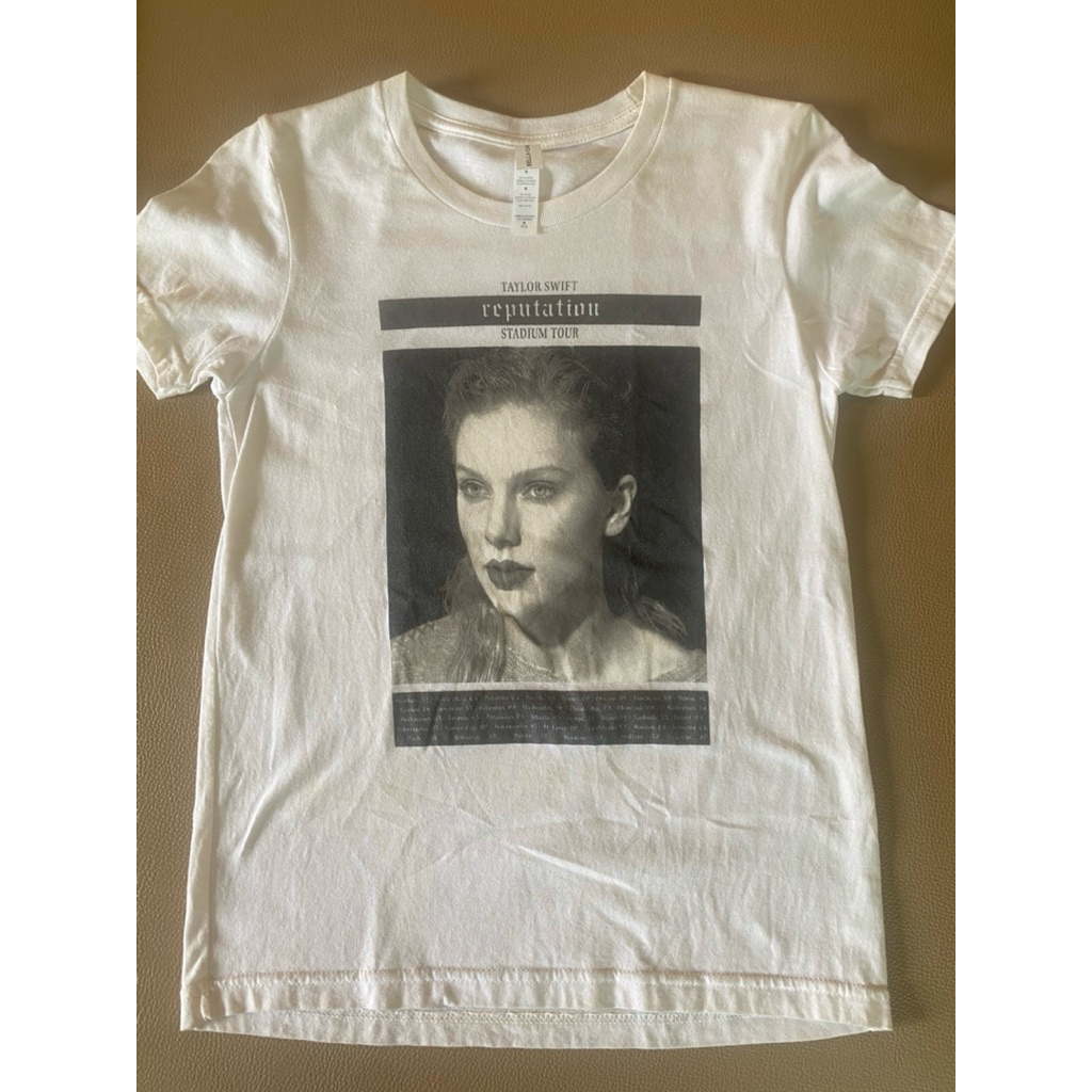 เสื้อ taylor swift reputation tour ของแท้ สภาพ 99%