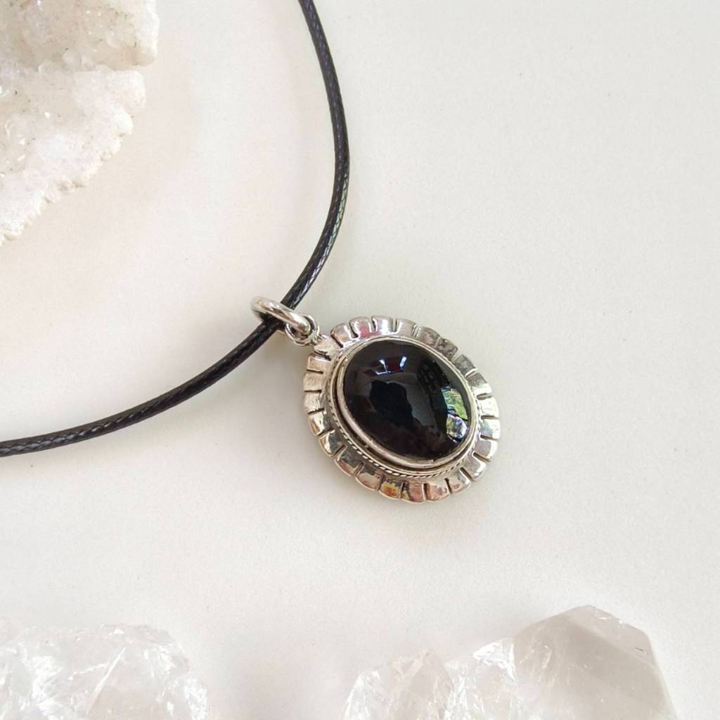 สร้อยคอเชือกจี้หินออนิค Onyx