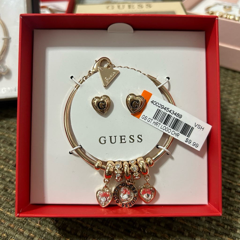‼️พร้อมส่ง‼️ Guess แท้100% เซทสร้อยข้อมือ งานกล่อง