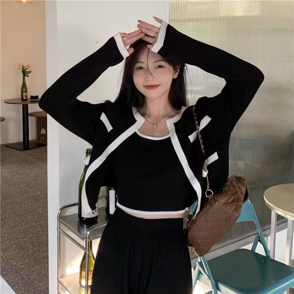เสื้อเซ็ต2ตัว คาร์ดิแกน+สายเดี่ยว แบ่งใส่ ใส่คู่ได้หลายสไตล์