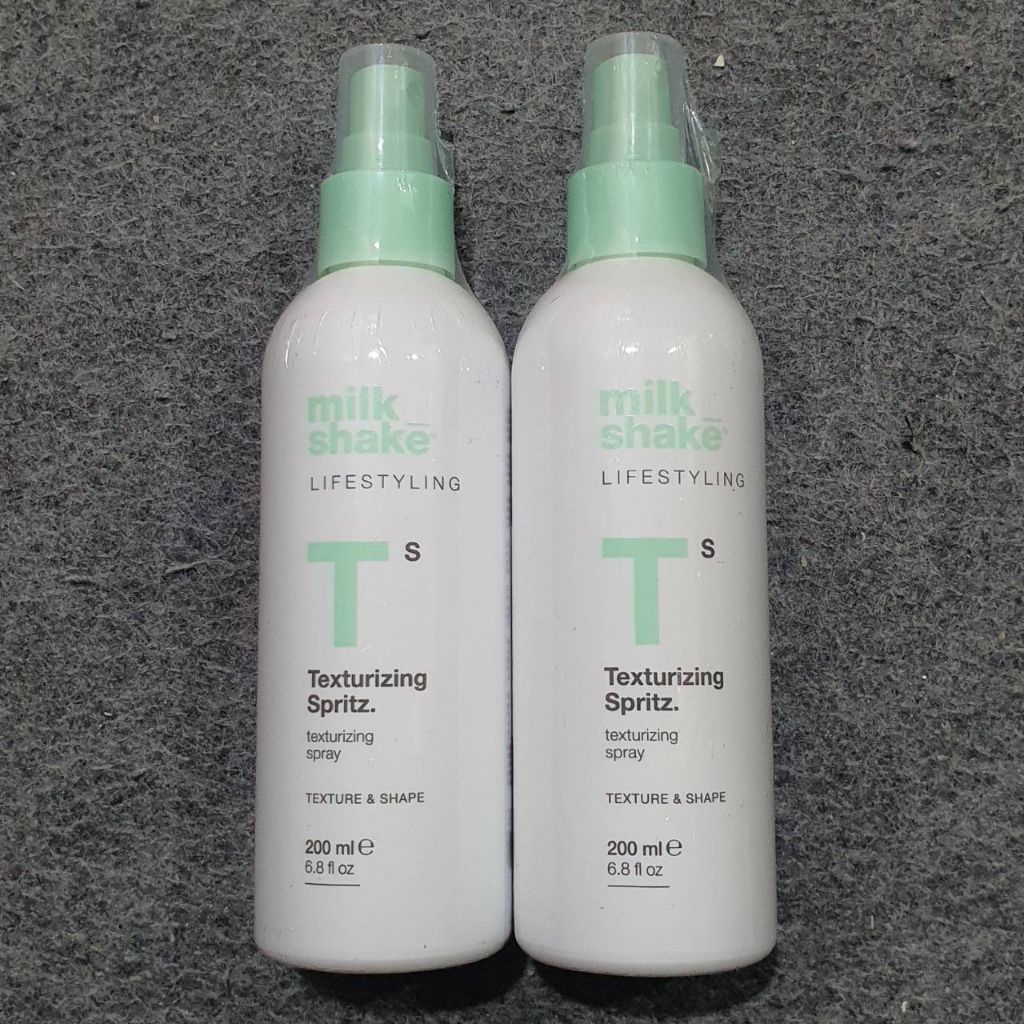 Milk Shake lifestyling Texturizing Spritz 200ml สเปรย์เพิ่มวอลลุ่มเนื้อน้ำ ให้ลอนผมอยู่ทรงเป็นธรรมชาติ