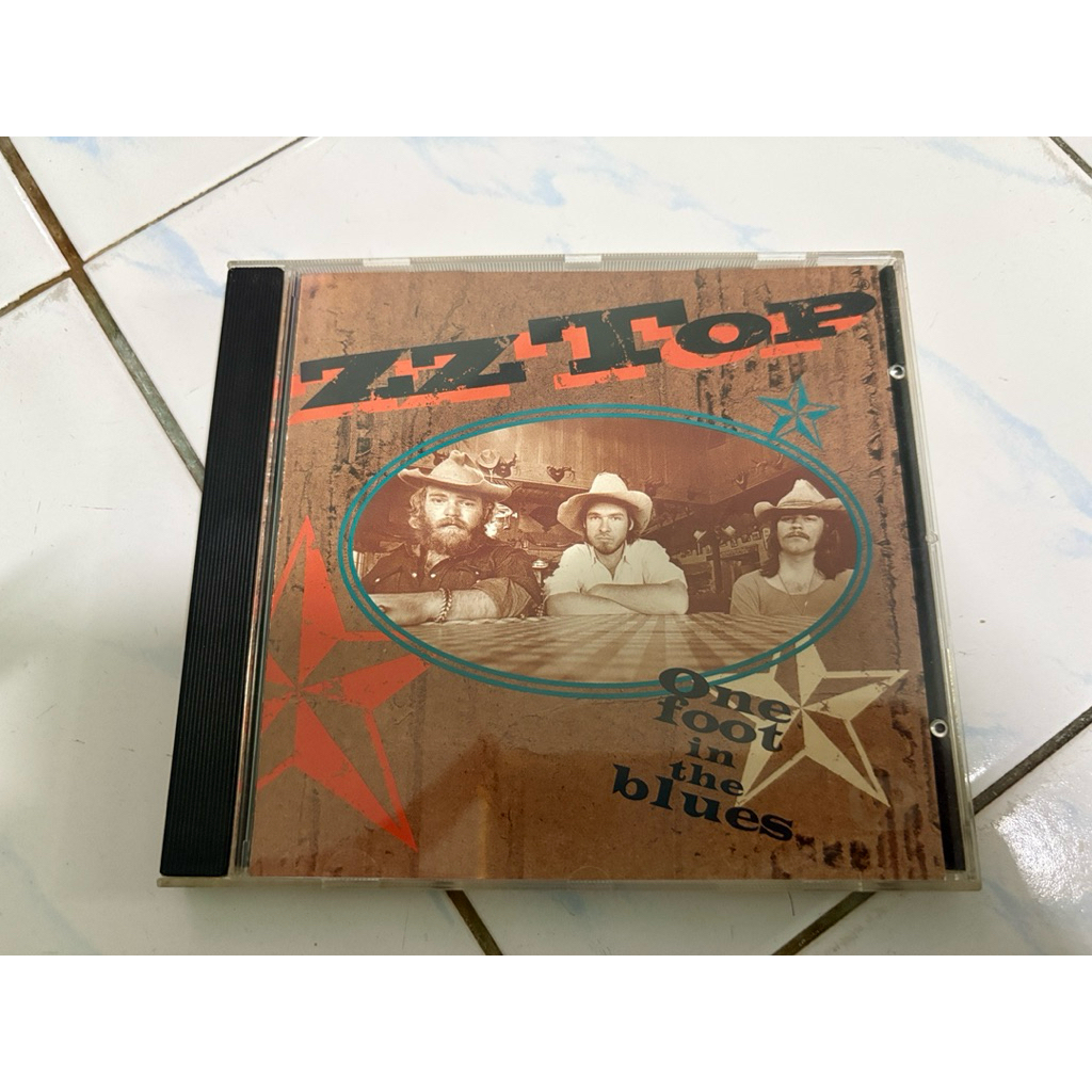 CD : ZZ TOP - ONE FOOT IN THE BLUES.
