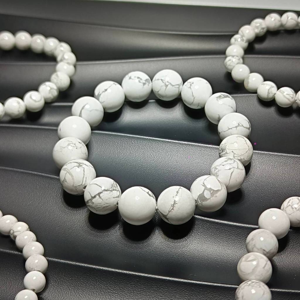 สร้อยข้อมือหิน ฮาวไลท์(Howlite)"หินแห่งความตระหนัก"