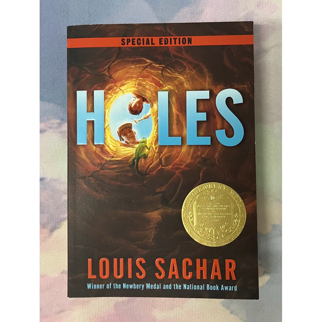 Holes -  Louis Sachar #1 NEW YORK TIMES BESTSELLER