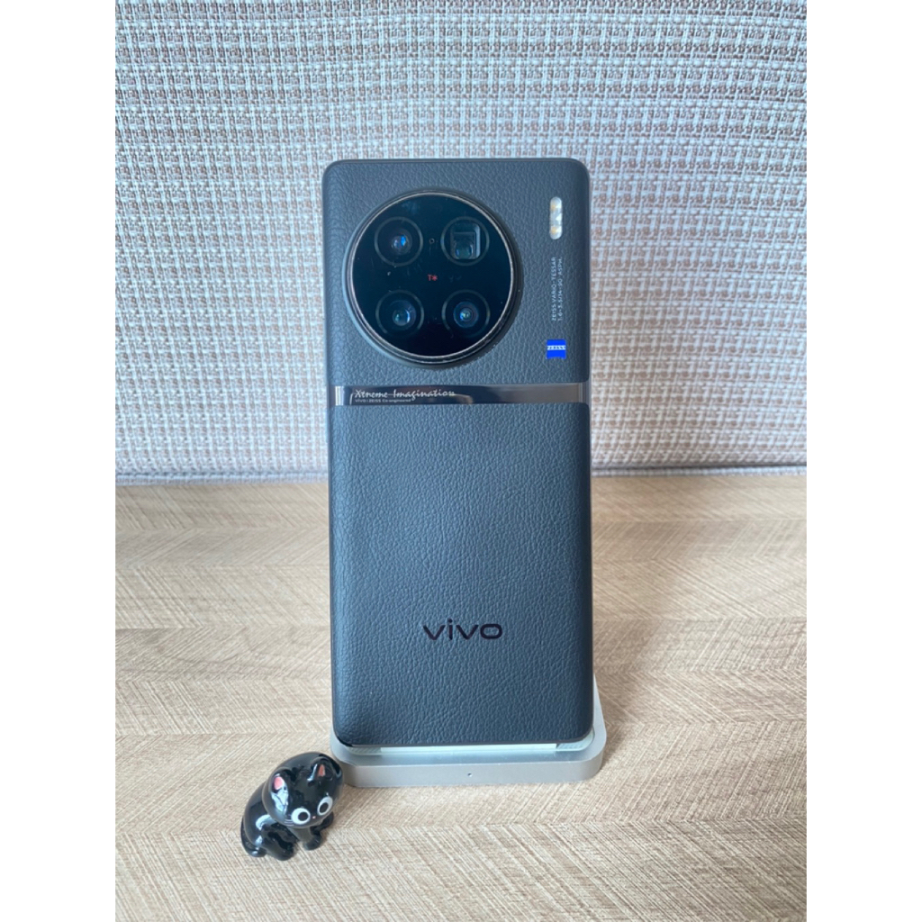 Vivo X90 Pro plus  ~ 12/256 GB ~ Snapdragon 8 Gen 2 ~ Sony IMX989 1" ~ AMOLED 120Hz ~ original flags