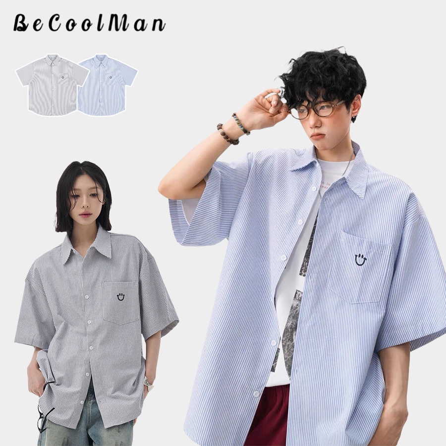💥BecoolMan💥ลายหน้าตายิ้มสไตล์อเมริกัน เสื้อเชิ้ตลายทาง คู่รัก ลำลอง ใส่ได้หลายแบบ หลวม เสื้อฤดูร้อน คอลเลคชันใหม่ปี 2026
