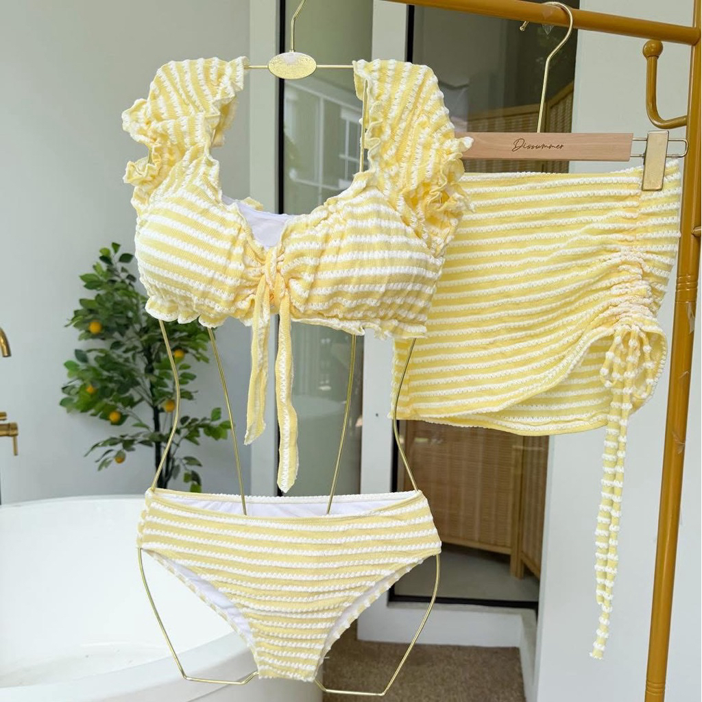 [Dissummer]ชุดว่ายน้ำ เซต 3ชิ้น แขนตุ๊กตา สีเหลืองลาย พร้อมกระโปรง [ร้านไทย พร้อมส่งจากไทย]