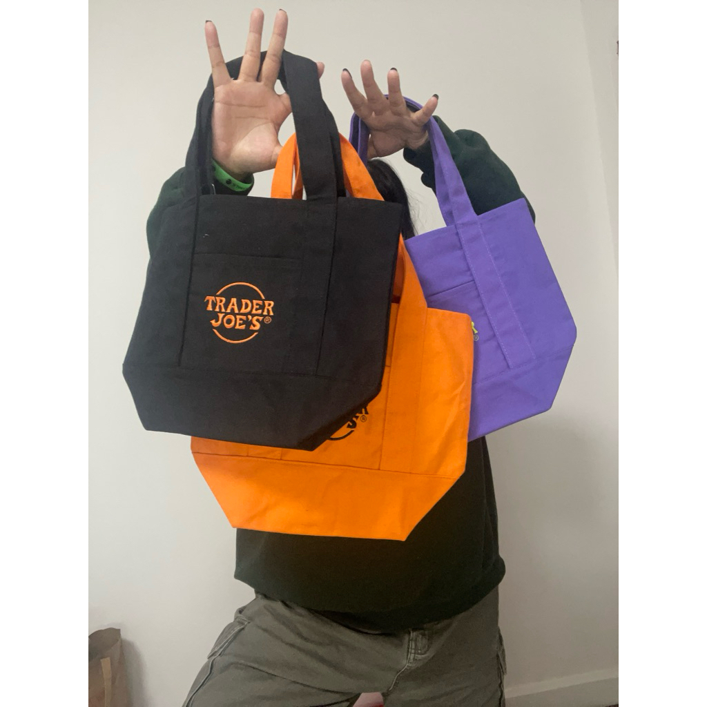 พร้อมส่ง ของแท้🇺🇸กระเป๋า Trader Joe’s mini tote Limited Halloween