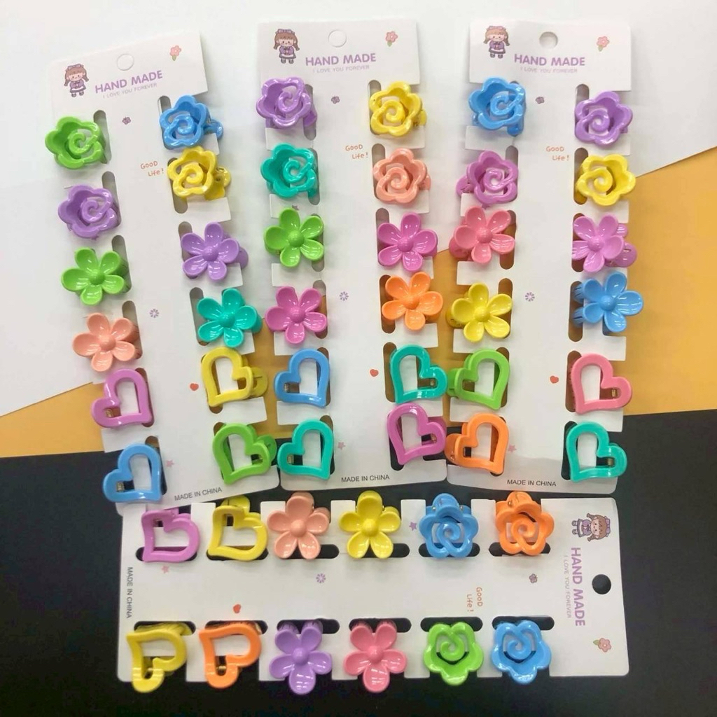 (ยกโหล 12 แพ็ค) No.1745 กิ๊บติดผม กิ๊บ หนึ่งแผงมี 12 ตัวสุ่มลายสุ่มแบบคละสี ได้ทั้งหมด 12 แพ็ค