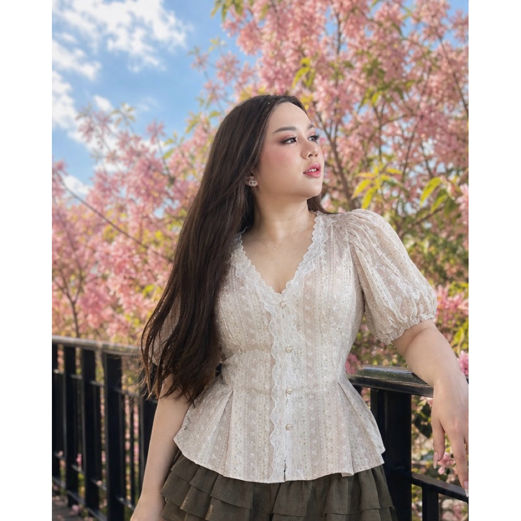 Maharani - Sweet Petal Top เสื้อสาวอวบ - อก40-48“ - #T148