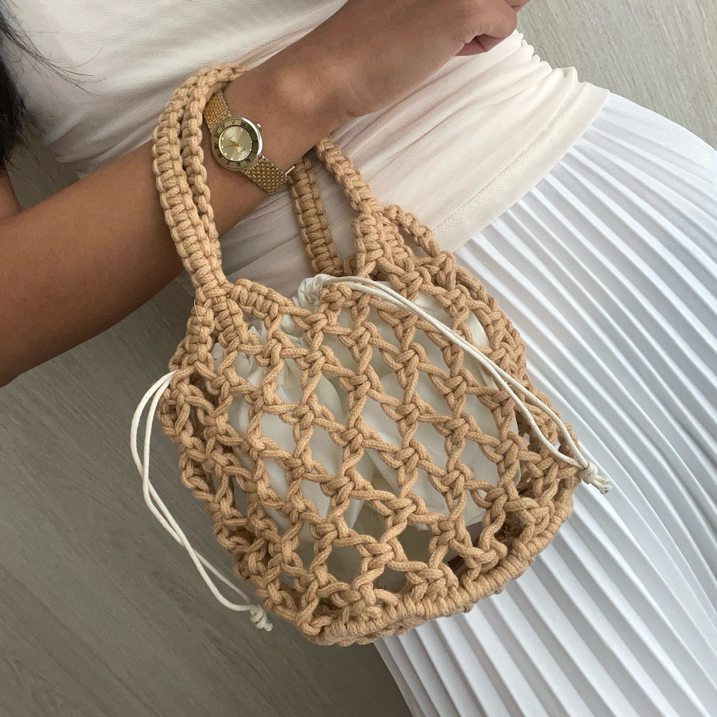 👜 กระเป๋าถักสไตล์เกาหลี งานน่ารักมากก 🤎 ดีเทลสวย แมทช์ง่าย ได้ทุกลุค มีถุงผ้าด้านใน ใส่ของได้จริง