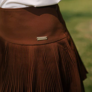 Caramel on Fairway Skirt -กระโปรงพลีสสำหรับตีกอล์ฟ