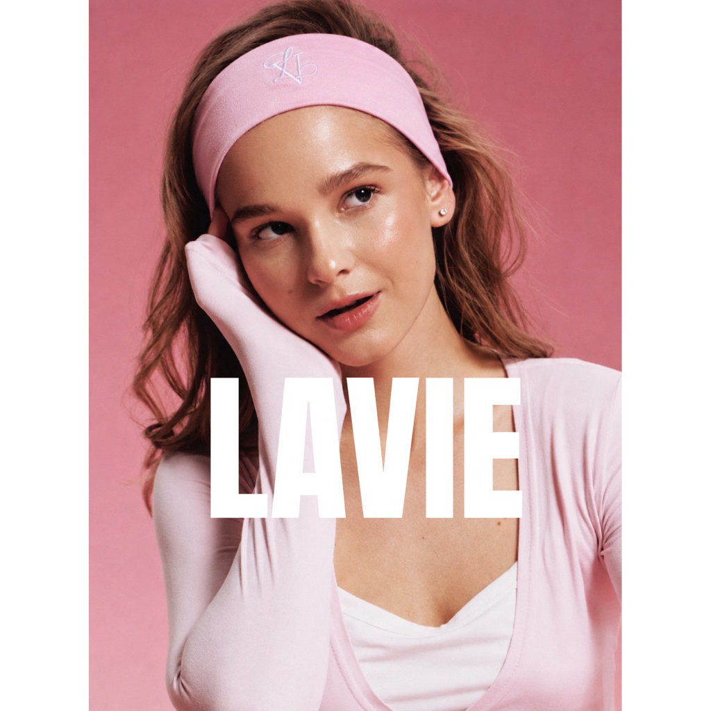 LAVIE. - Headband ผ้าคาดผมดีเทลปัก สีbaby pink🎀 รุ่นหนานุ่ม ใส่สบาย ไม่ปวดหัว100% (ใส่ได้2ด้าน) gym/everyday