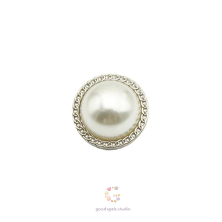 กระดุมมุกวินเทจขอบทอง | Vintage Pearl Buttons |กระดุมโลหะมุกสไตล์ชาแนลสำหรับเสื้อคาร์ดิแกนและงาน DIY By GoodsGals.Studio