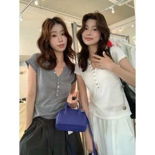 GAKKI รุ่น 31137# เสื้อยืดไหมพรมคอวีกระดุมหน้า แขนบินน่ารัก สไตล์เกาหลี เสื้อไหมพรมร่องเนื้อนุ่ม แมทช์ง่ายใส่สบายไม่ร้อน