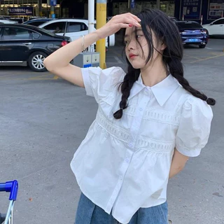 Red Berryเสื้อเชิ้ตแขนพองสีขาวสำหรับผู้หญิงในช่วงฤดูร้อน ทรงโปโลหวานสไตล์ฝรั่งเศส เสื้อเชิ้ตแขนสั้นทรงเบบี้ดอลล์ 99222