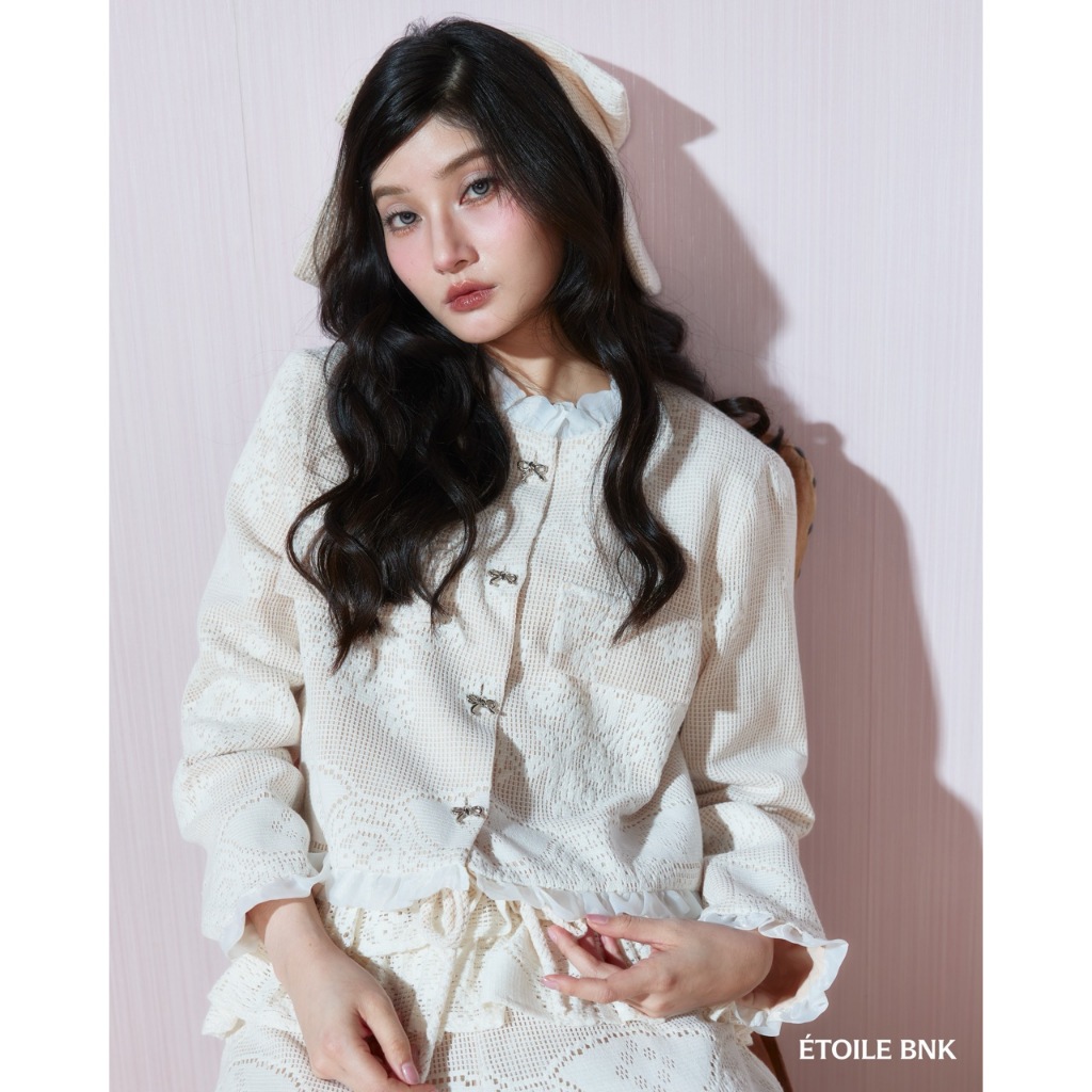 ÉTOILE BNK MADELEINE JACKET เสื้อคลุมผ้าโครเช ดีเทลระบายเพิ่มความคิ้วท์ด้วยผ้าแก้ว