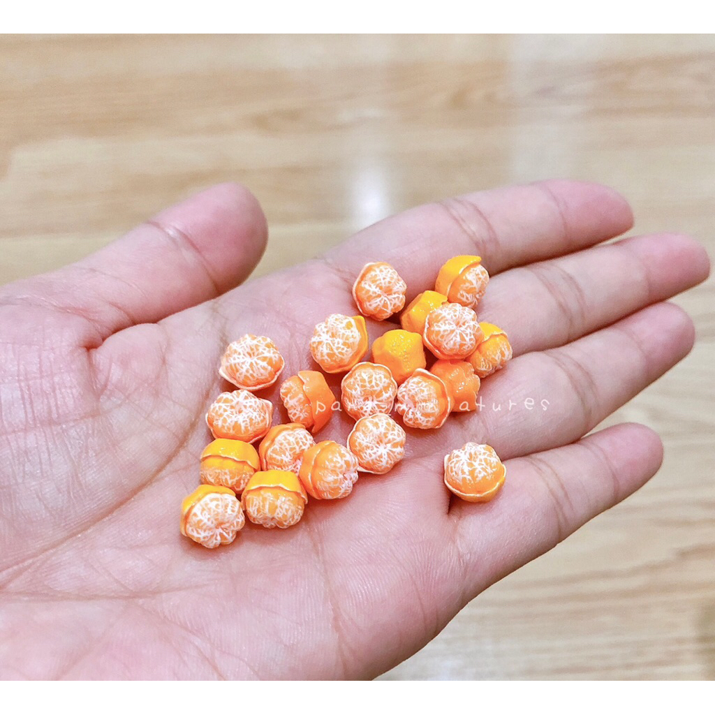 ส้มจิ๋ว ส้มปอกเปลือกเรซิ่น ขนาด 8-9 mm. ราคา/ชิ้น ใช่เล่นกับตุ๊กตา