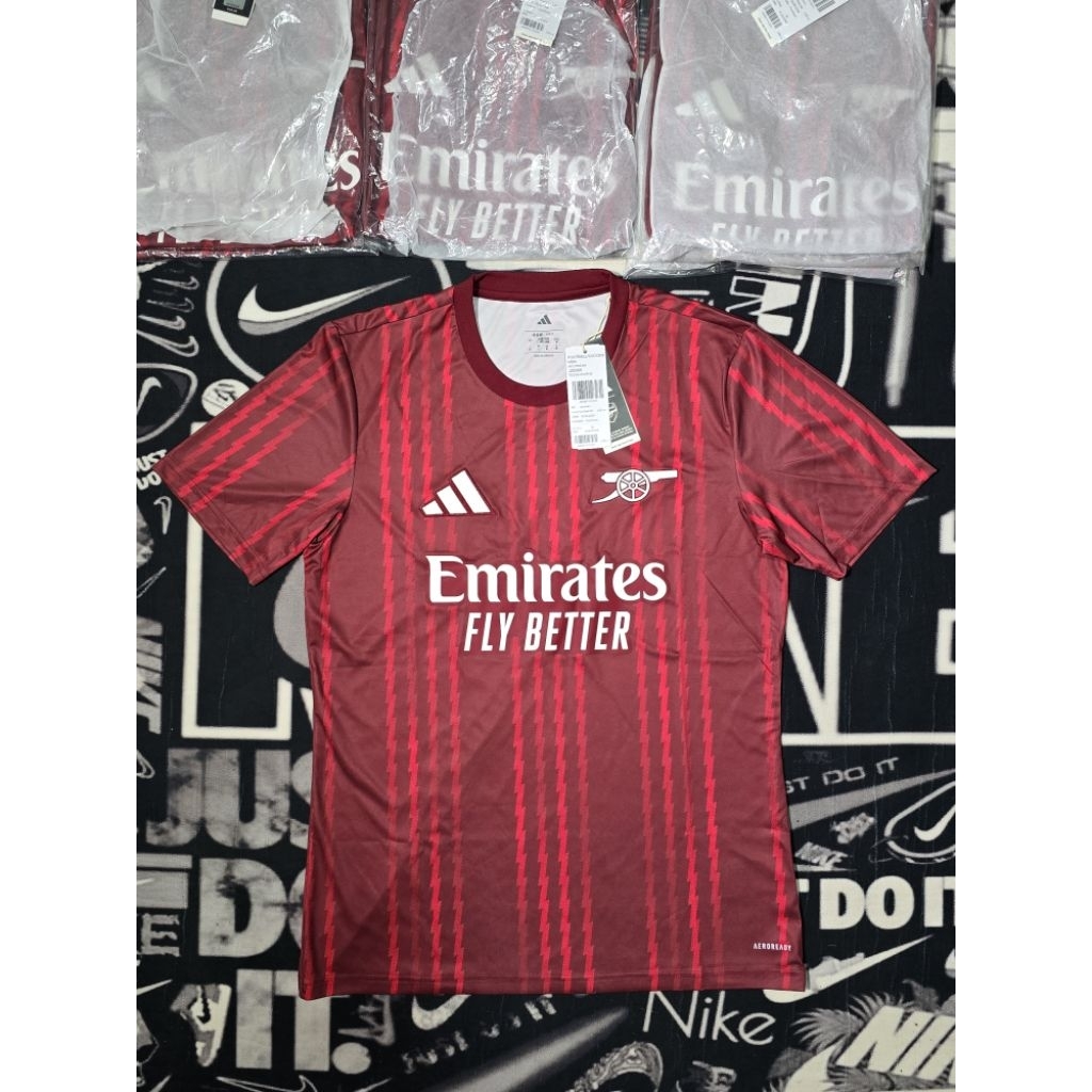 เสื้อ ARSENAL 2025/2026 PRE-MATCH SHIRT - TEAM COLL BURGUNDY/PURE RUBY ชุดวอร์มก่อนแข่ง มือ 1 ป้ายไทย แท้💯