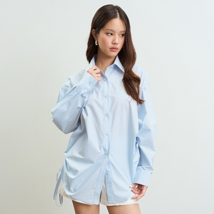[Back in Stock] SAC.BKK เสื้อเชิ๊ตผู้หญิงแขนยาว มีดีเทลจั๊มข้าง รุ่น Vanilla Shirt