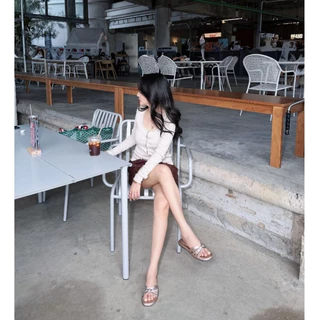**เผื่อไซส์**25twentyfives - Bella Buckle รองเท้าแตะสายไขว้พร้อมอะไหล่ดีเทลเรียบหรู
