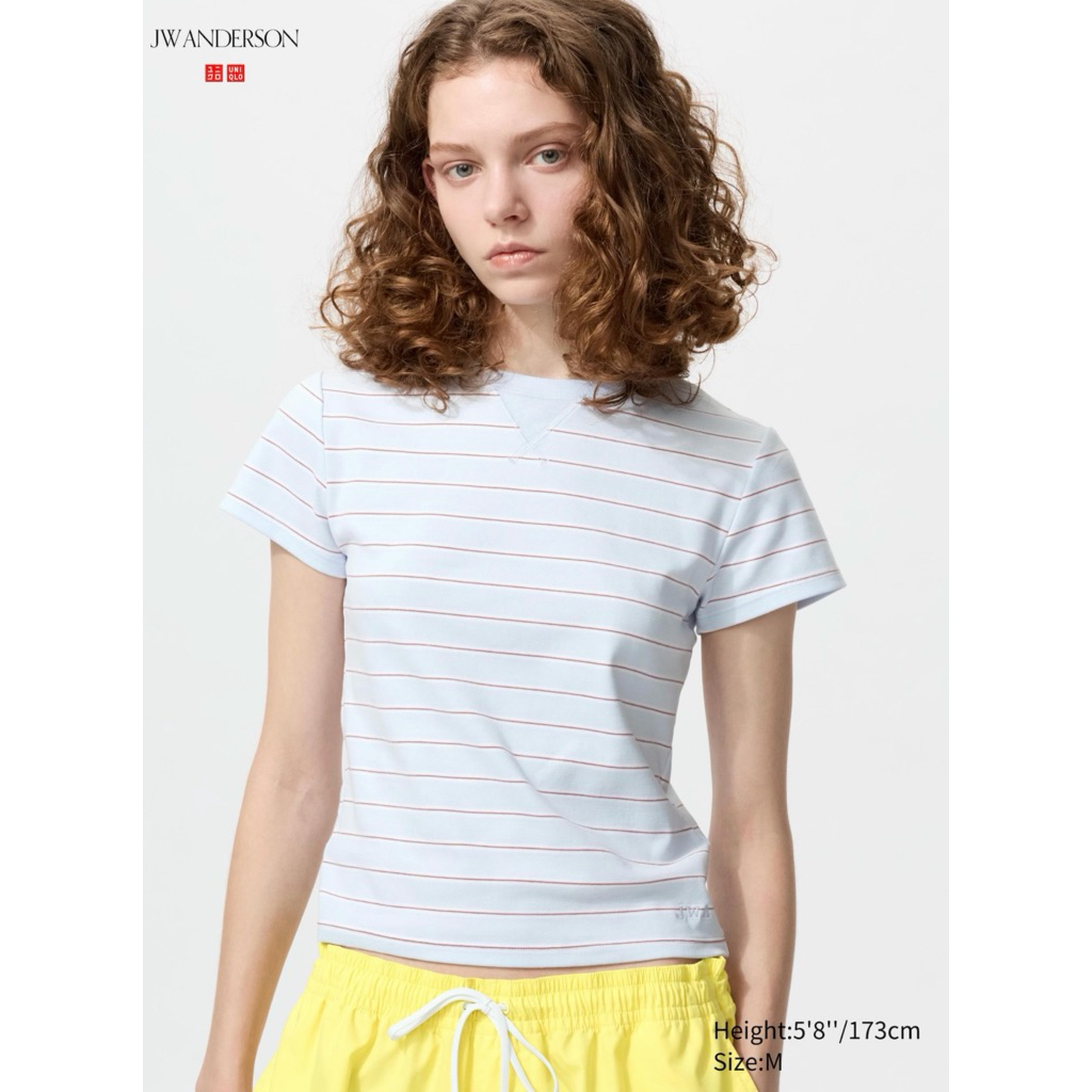 เสื้อยืด Uniqlo ลายทางใหญ่