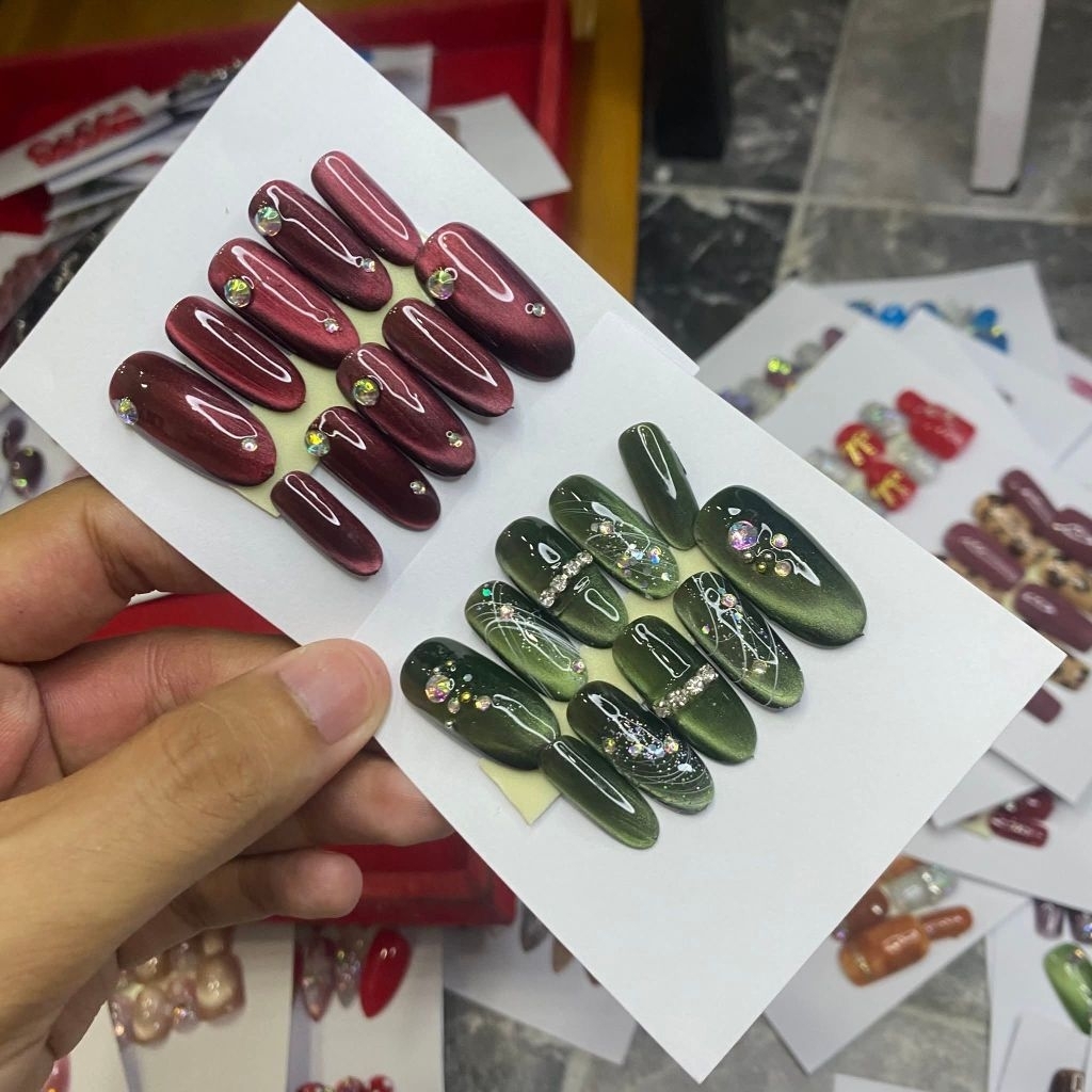 10 ชิ้น เล็บปลอมสำเร็จรูป พร้อมส่ง ไซต์M EP2 สีสันสดใส งานเจลแท้100% งานคนไทย ติดง่ายแถมกาวตะไบ ส่งด่วน