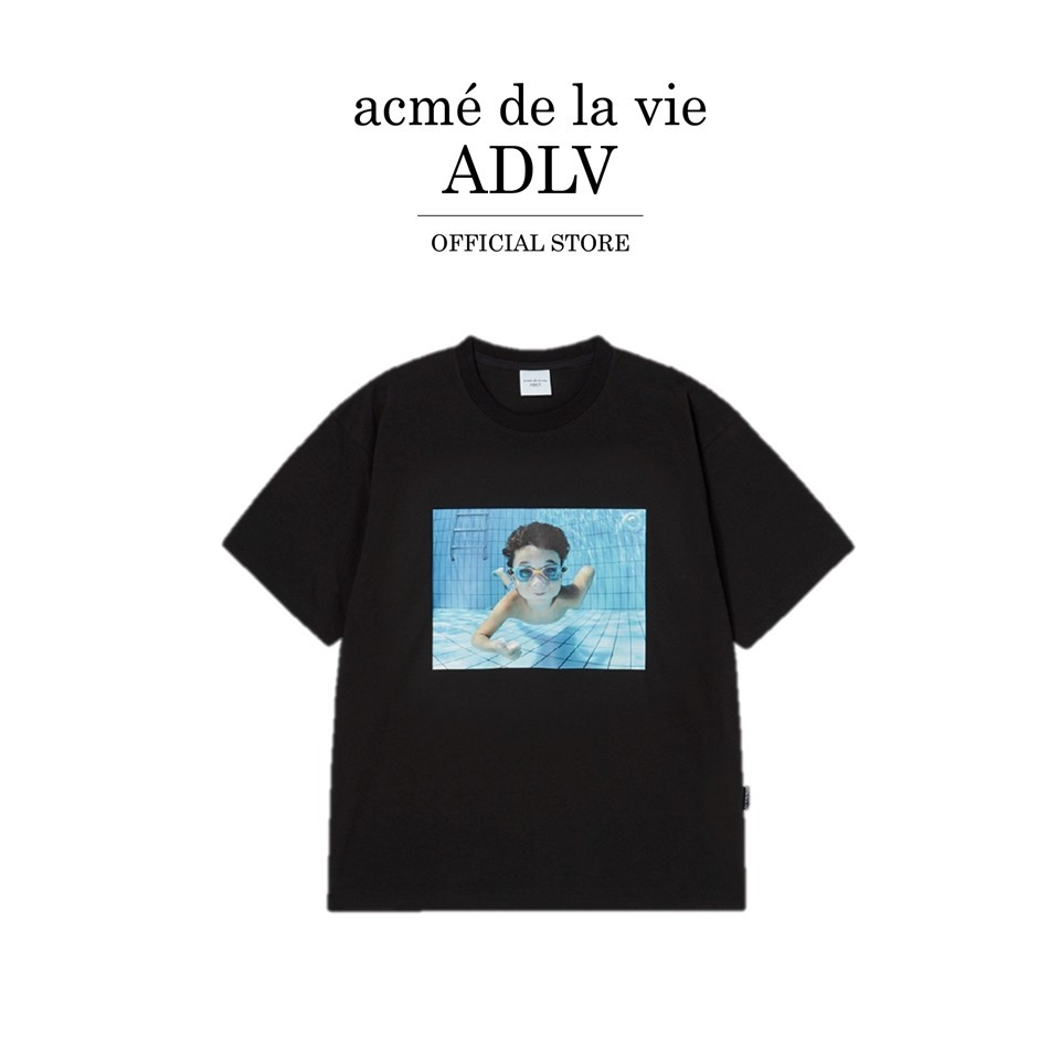 ADLV [acme de la vie] เสื้อยืด Oversize รุ่น Baby Face Diving Boy Sleeve T-Shirt Black (50011OBFSSU_U5BKXX)
