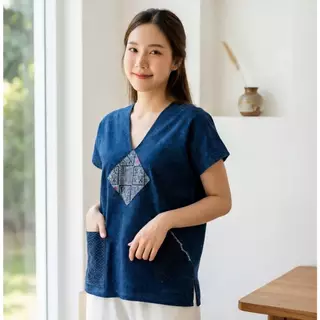 เสื้อคอกะเหรี่ยง ชุดเดรสคอกะเหรี่ยง ผ้าฝ้ายย้อมคราม ทำสโตนวอช