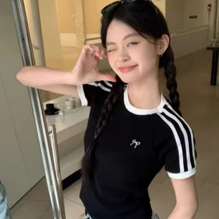 เสื้อยืดแขนสั้นลายทางต่อชิ้น สไตล์อเมริกัน ตัวสั้นทรงกระชับ ซ่อนหุ่นดูผอม สไตล์สาวเปรี้ยว ฤดูร้อนผู้หญิง