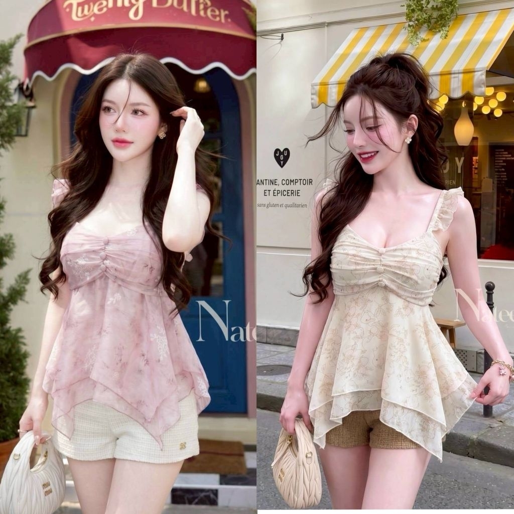Natee  SET (2) ชื้น เสื้อสายเดี่ยวแต่งระบายเป็นชั้นๆ ทรงบานออกเล็กน้อย มาพร้อมกางเกงขาสั้นผ้าทวิต