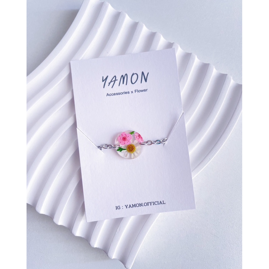 YAMON สร้อยข้อมือเดซี่ & พลัมชมพู สร้อยข้อมือจี้ดอกไม้จริง