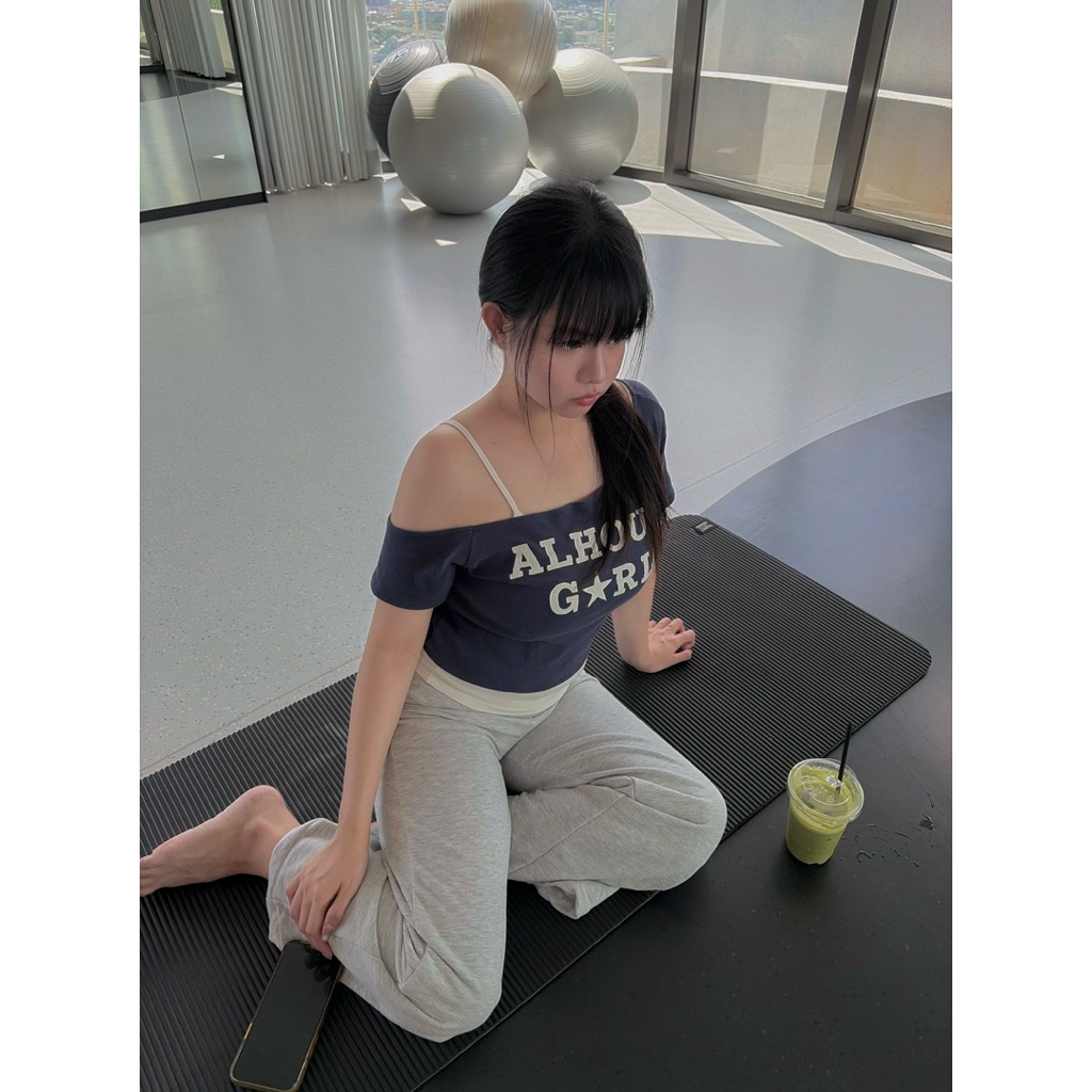 Alhour.co | Off-shoulder Starry Baby Tee