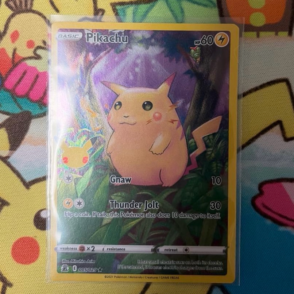 การ์ดโปเกม่อน ของแท้ การ์ด Pikachu เวอร์ชันภาษาอังกฤษ ครบรอบ 25 ปี รหัส 005/025