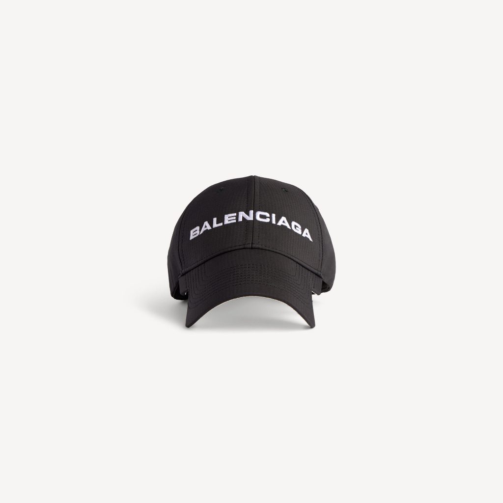 หมวกเบสบอลโลโก้ สำหรับทั้งชายและหญิง Baseball caps with logos, for both men and women.