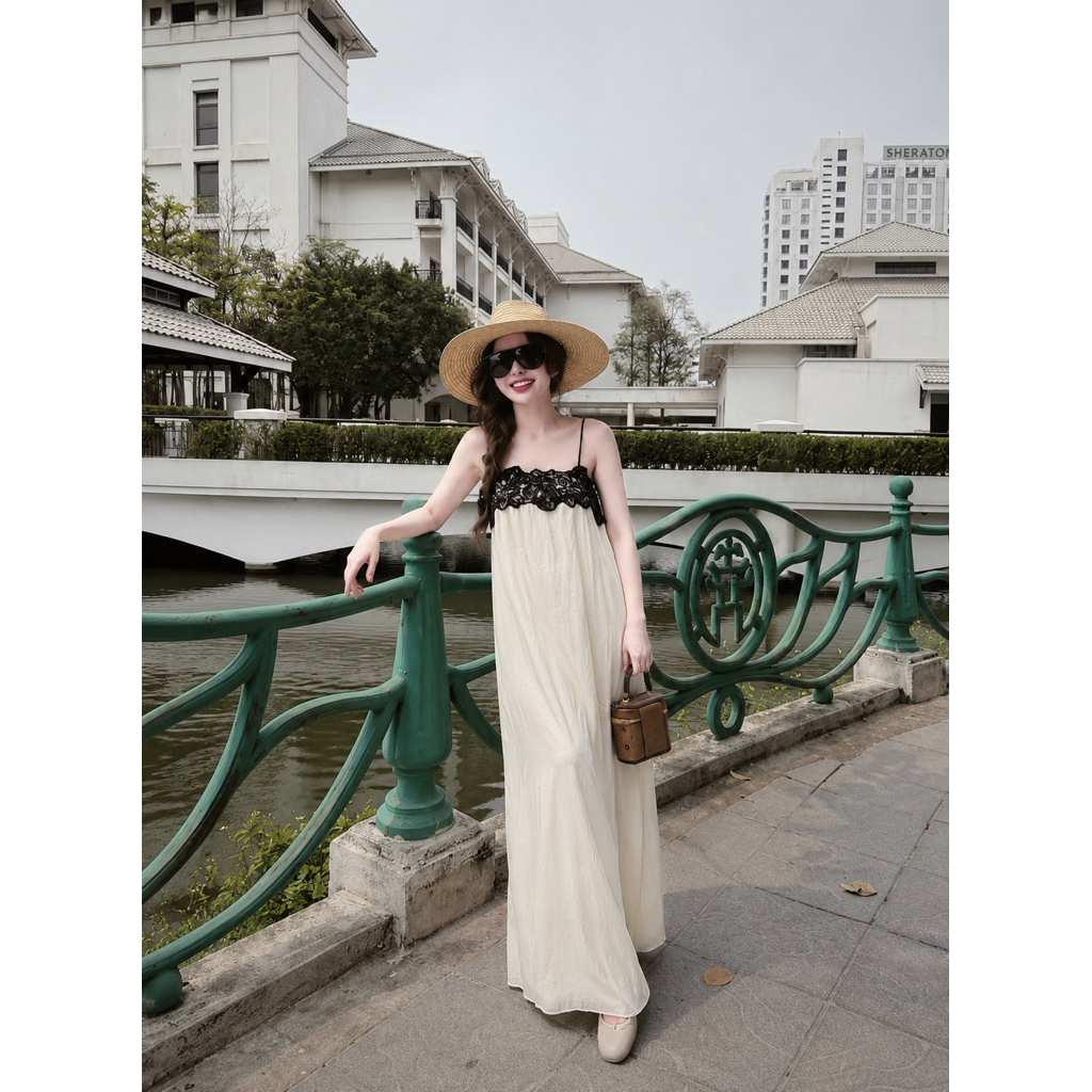เดรสยาว ชุดเวียดนาม 🖤  Maxi Dress เดรสสายเดี่ยวยาว แต่งลูกไม้ช่วงอก