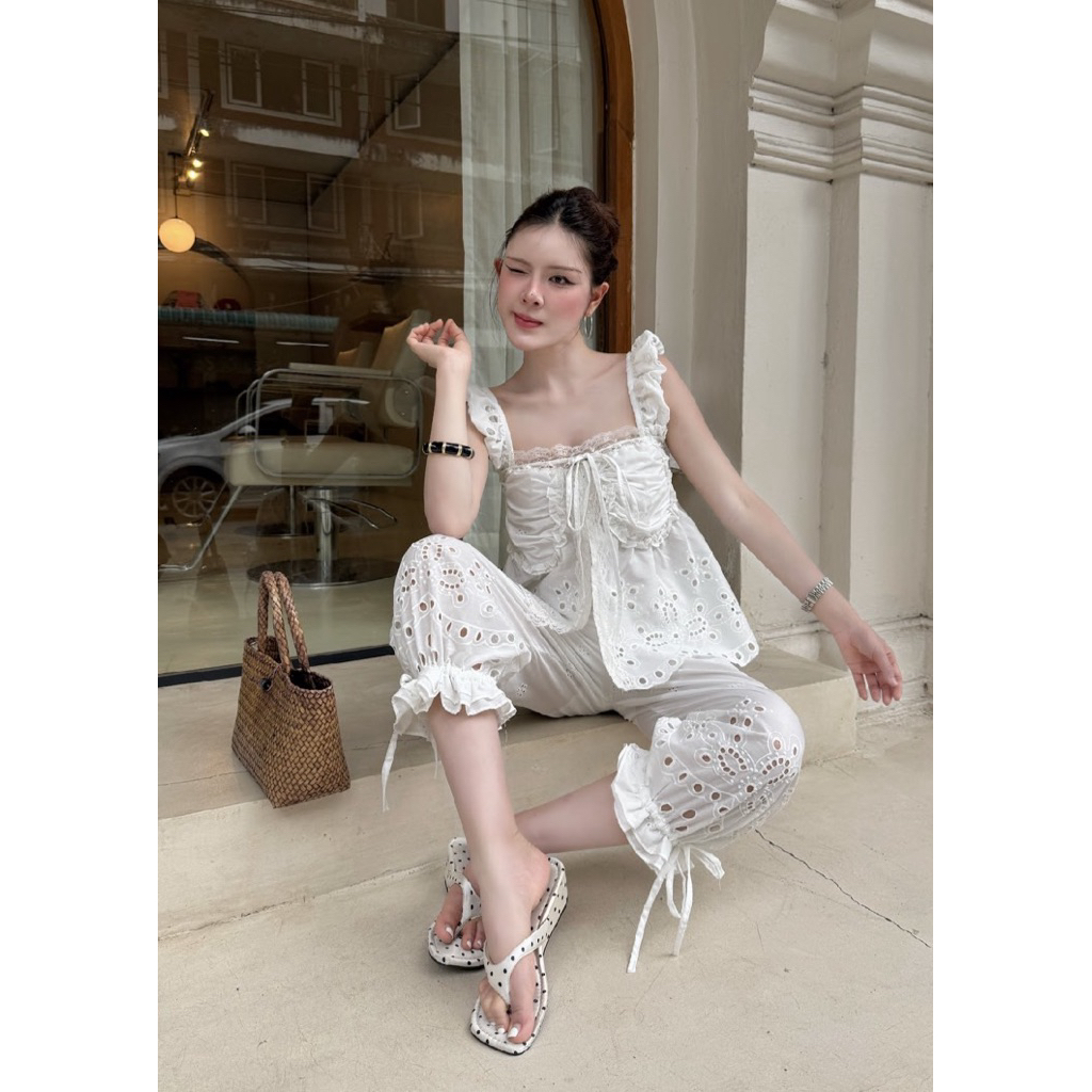 Phapassz - set 2 ชิ้น เสื้อกล้าม เป็นผ้าปักลายฉลุเนื้อนิ่ม เสื้อสม็อคคหลัง กางเกงทรงปัง #NN