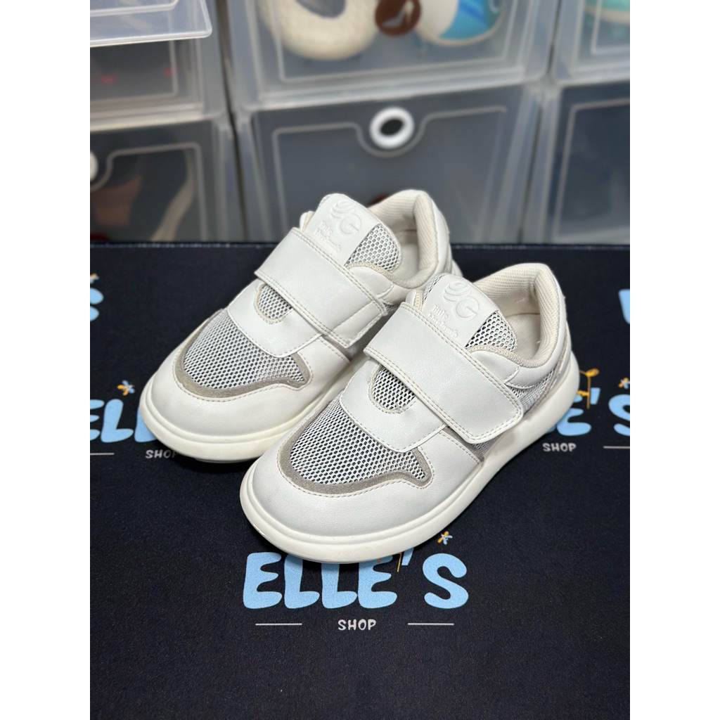 Littlebluelamb : Size UK10/EU28 แนะนำเท้าเรียว 16.6- 17.4 ซม. (มือสอง ไม่มีกล่อง)