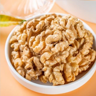 Nutty Garden วอลนัท อบพร้อมทาน รสธรรมชาติ (roasted walnuts) by ล้อมวง วอลนัทอบ ถั่ววอลนัท ถั่ว ธัญพืช 250g 500g