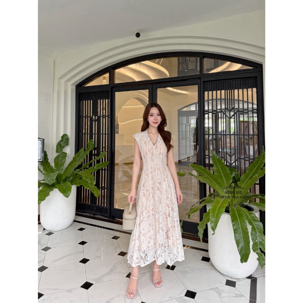ABIGAIL BRAND ABG273 ชุดเดรสยาวลูกไม้คอวี