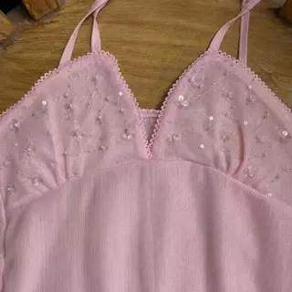 B-378 สายเดี่ยวผ้าซาตินglitter ดีเทลน่ารัก Lovely top ผ้านุ่ม