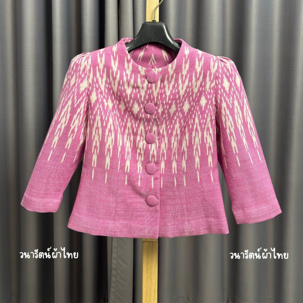 เสื้อผ้าฝ้ายเข็นมือ ทอมือ ลายขอ คอกลม กระดุมใหญ่ แขนสามส่วน อัดผ้ากาว