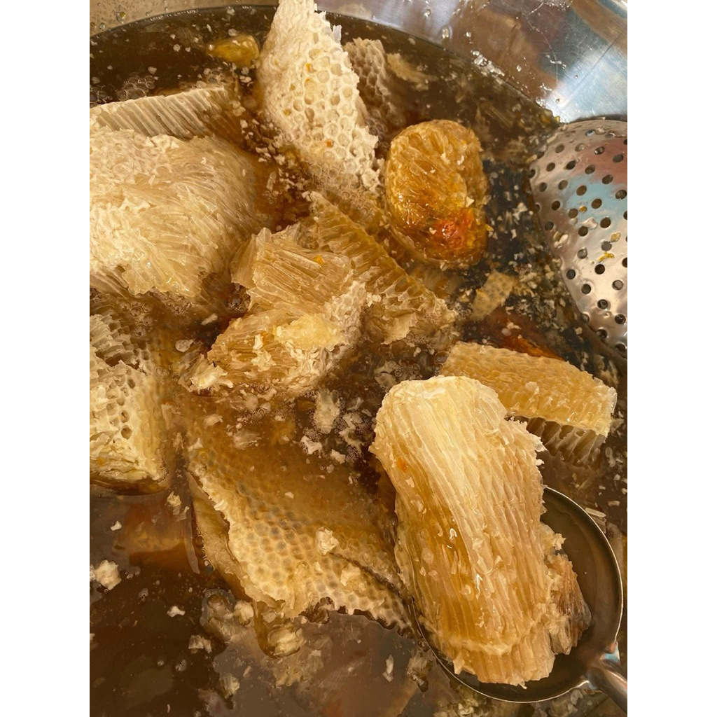 🐝น้ำผึ้งป่าแท้🍯🍯 หวาน หอม  1กระปุกเก็บมาจากดอยสดใหม่ๆ