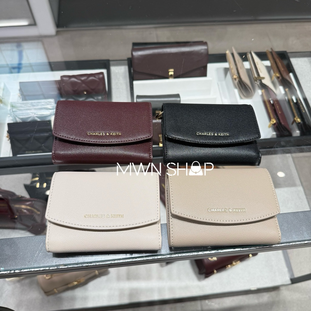 Charles&keith กระเป๋าสตางค์ briony สีมาใหม่ มีโค้ดลด30% curved front flap wallet กระเป๋าสตางค์ใบสั้น ของแท้จากชอป