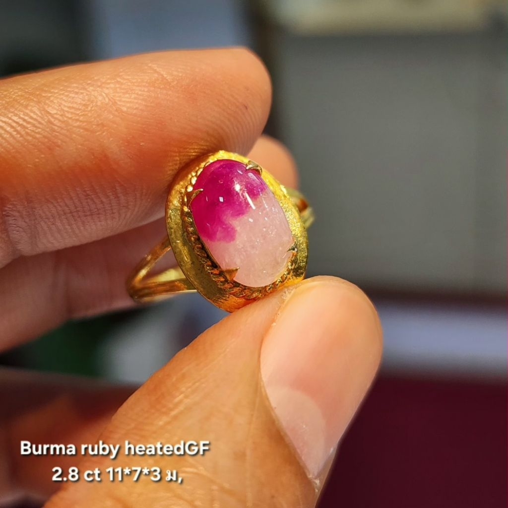 พลอยทับทิมแท้ กินบ่เสี้ยง เนื้อแก้วแดงสวย  Ruby Burma Mogok