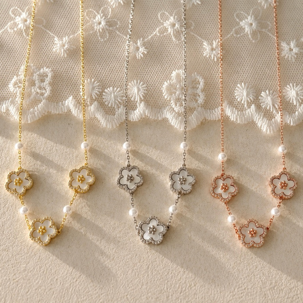 Socrush.bkk | FLORARIA PEARL necklace (Mother of pearl) | SN-105 | สร้อยคอ ดอกไม้ มุก