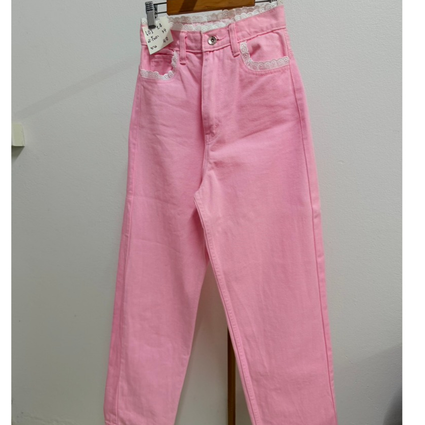 ส่งต่องานมือ 2 กางเกงยีนส์ สีชมพูแต่งขอบเอวลายไม้ ไซต์ S งานป้าย SARAN JEANS